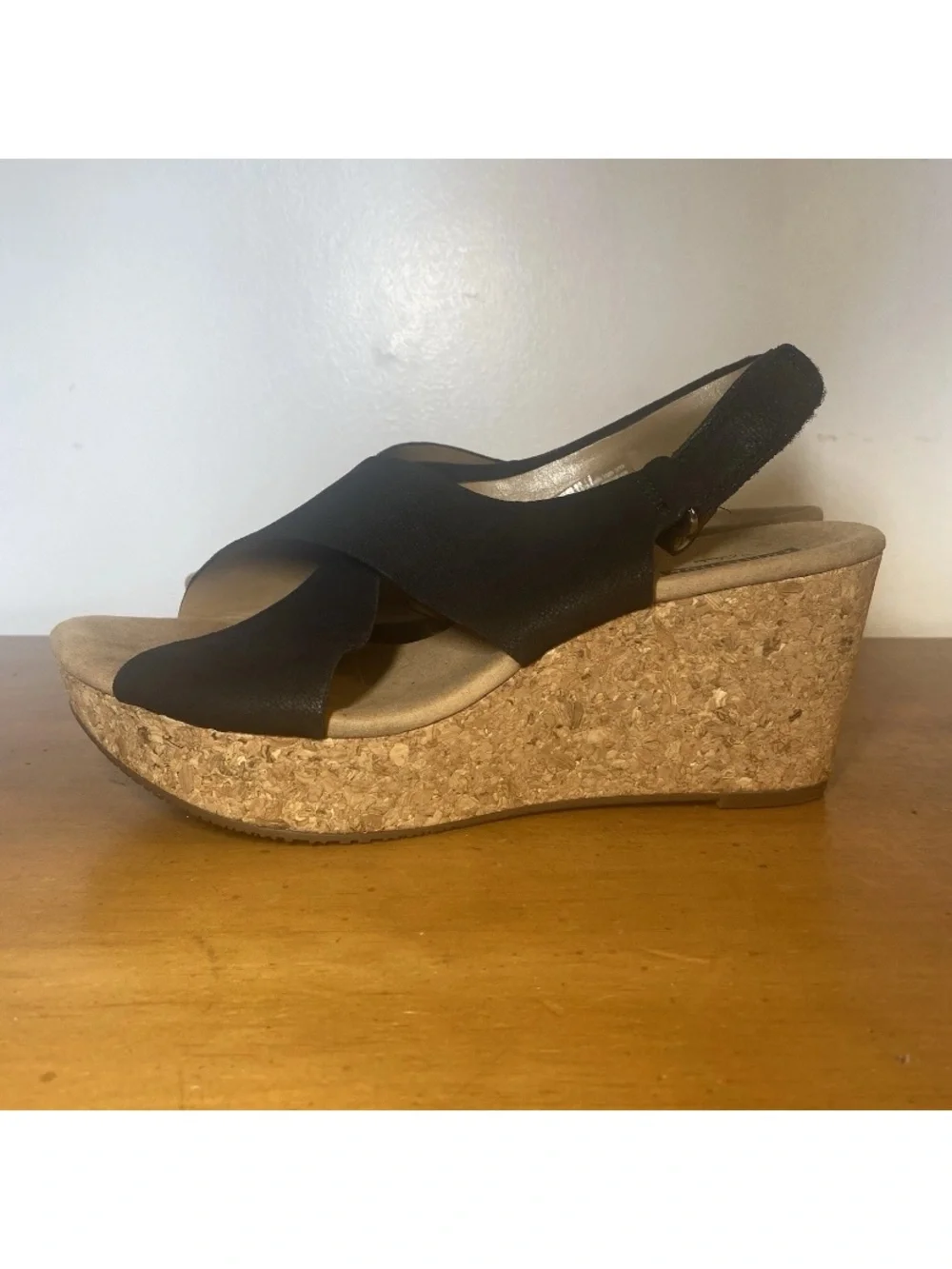 Clarks Women’s Size 9 Annadel Eirwyn Sandals Black Nubuck Wedges Platform Shoes